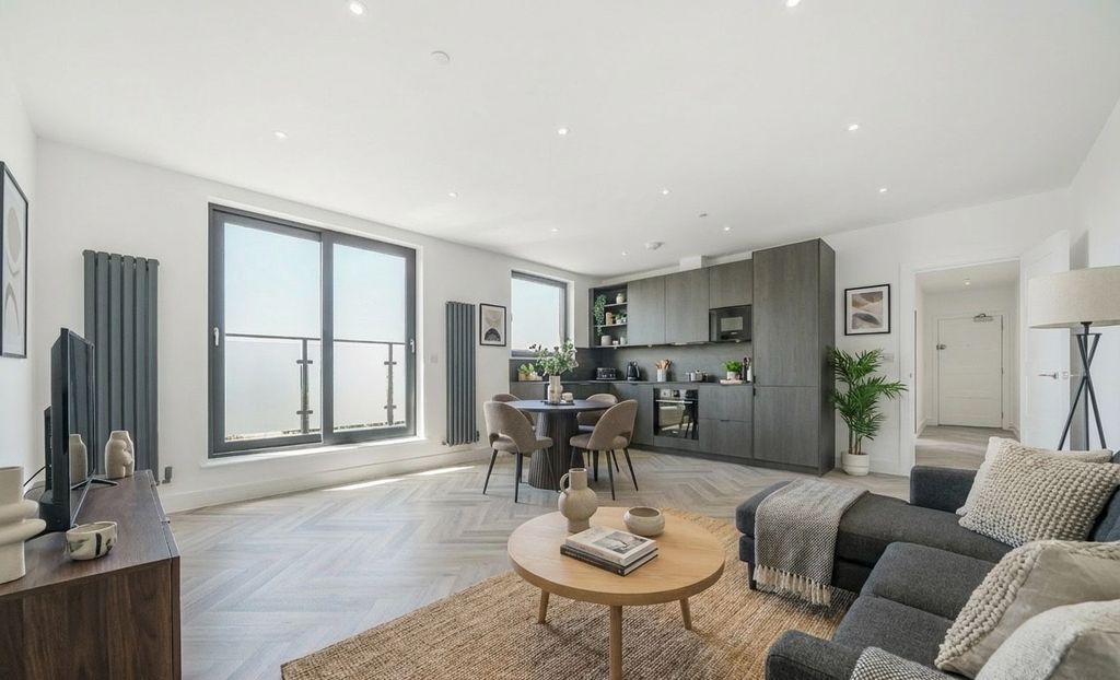 Property photo 1 of 13 3428540