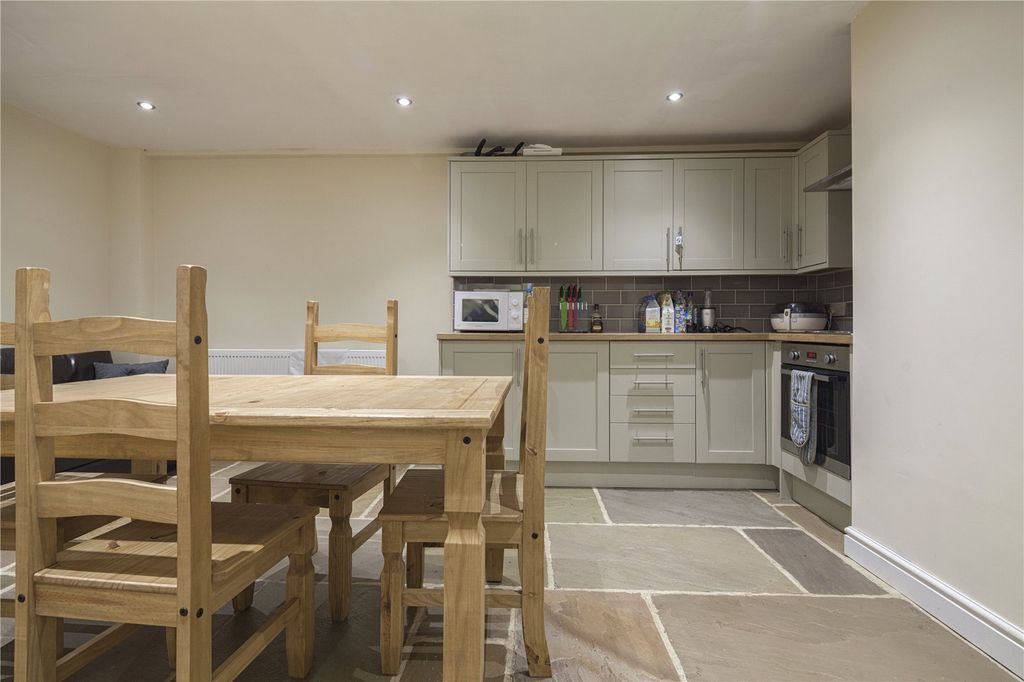 Property photo 3 of 10 Picture No. 09