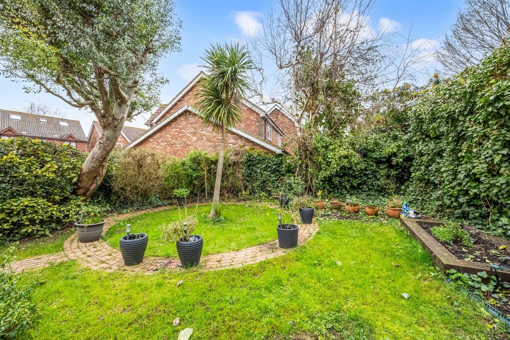 Property photo 2 of 21