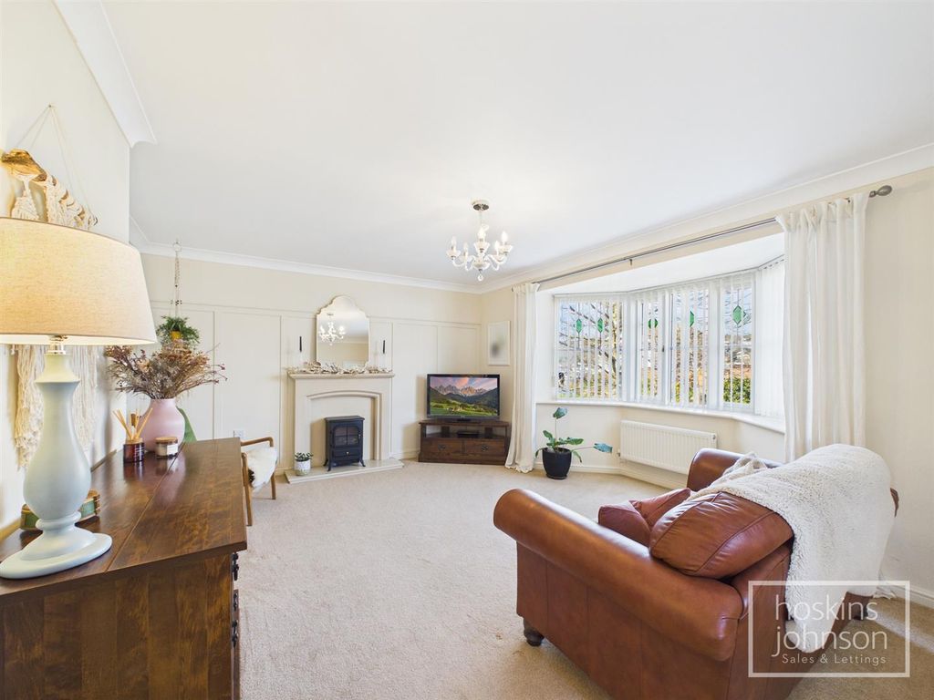 Property photo 2 of 42 Lounge