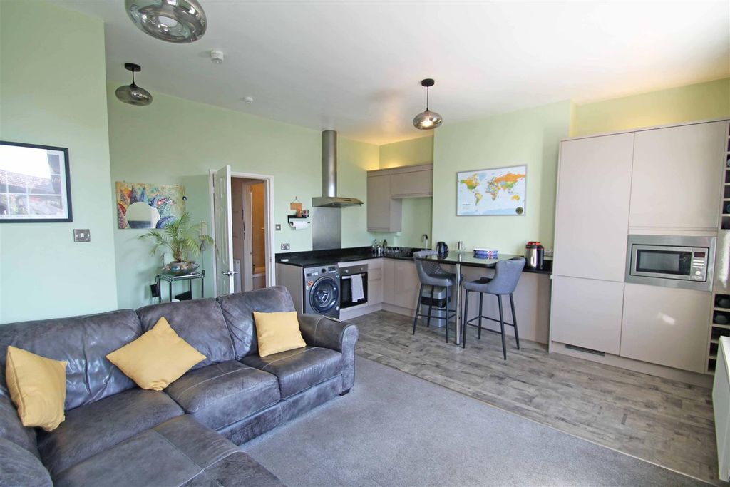 Property photo 2 of 10 Kitchen/Living Room