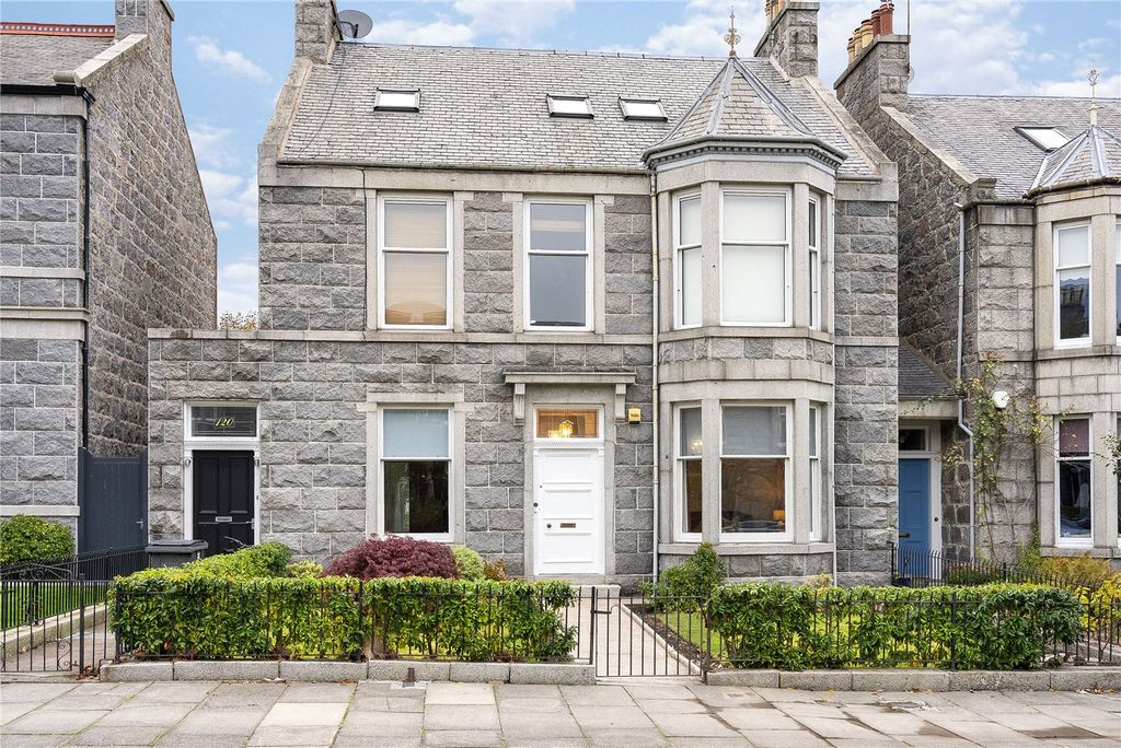 Property photo 1 of 21 Desswood Place