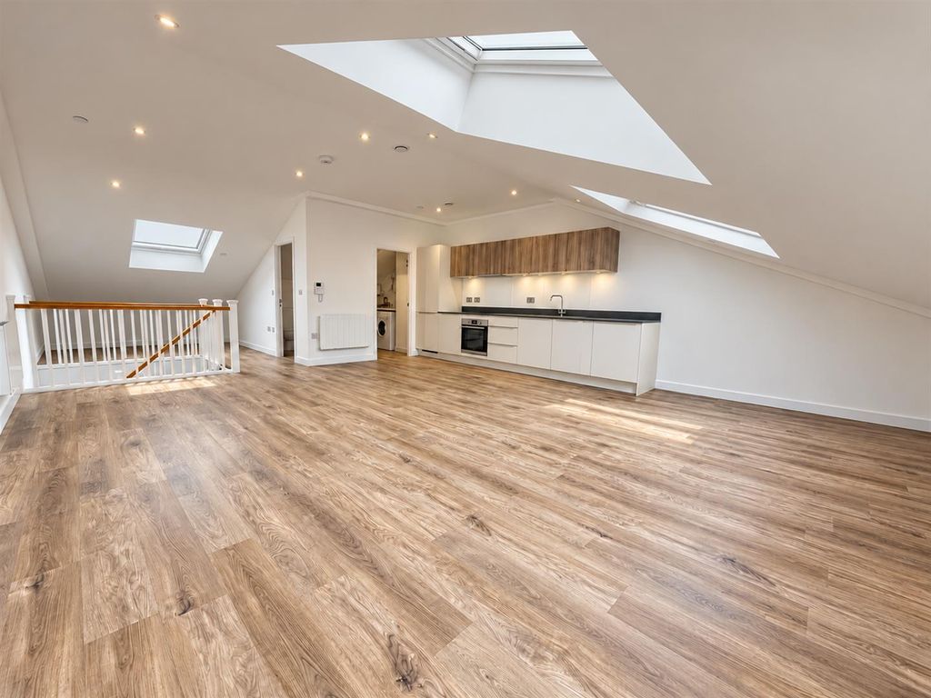 Property photo 2 of 10 27Db1Db2-9235-4E1B-9d76-c99617Cddcae.Png