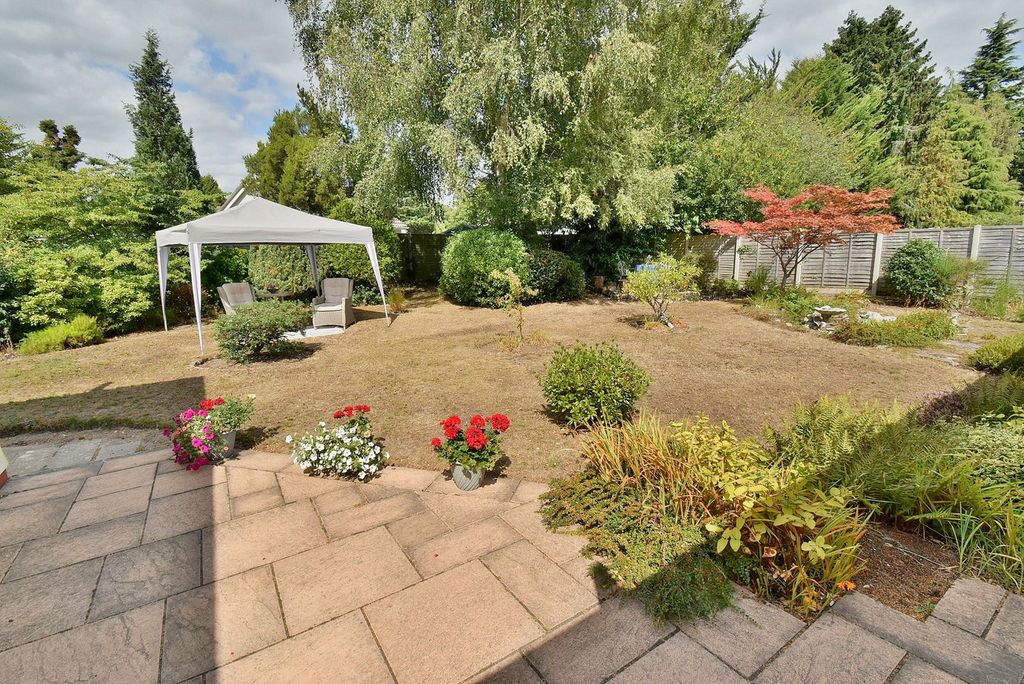 Property photo 2 of 20