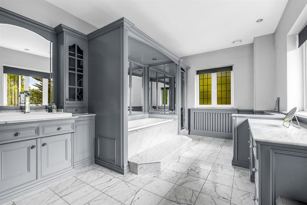 Additional image 20 of 6 bed detached house for saleThe Ridgeway, Cuffley EN6