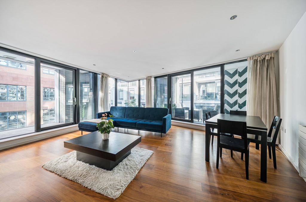 Property photo 3 of 17 1358338-13-68Da49...