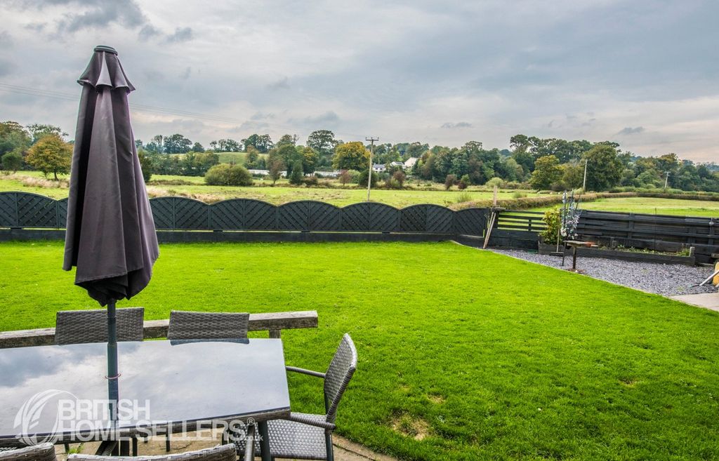 Property photo 2 of 23 Picture No. 02