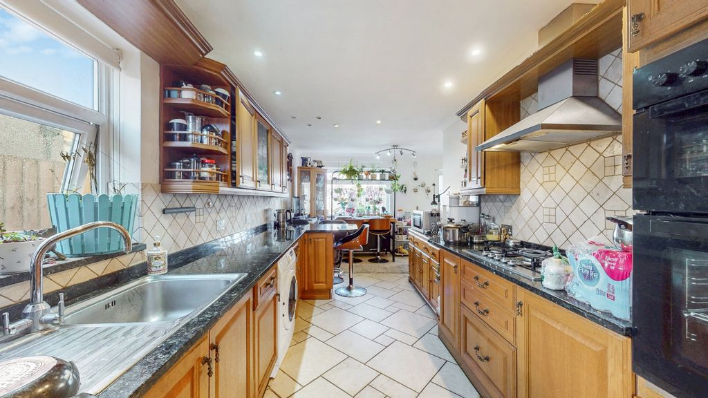 Property photo 3 of 15 4871342