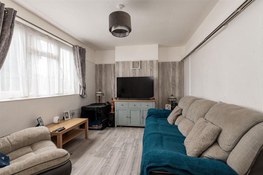 Property photo 2 of 12 29 St Davids Crescent Living Room.Jpg