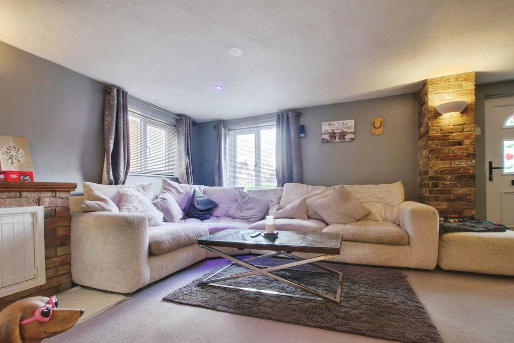 Property photo 2 of 16