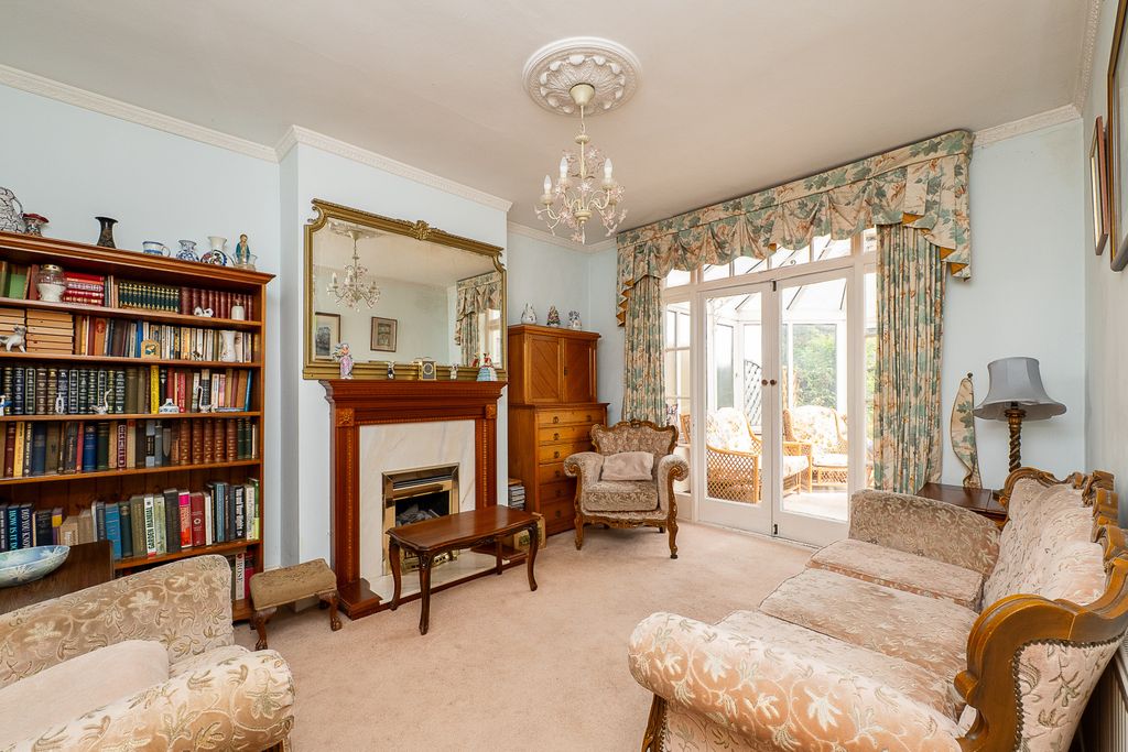 Property photo 3 of 17 Picture No. 06