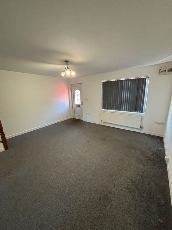 Property photo 3 of 19 Balcony