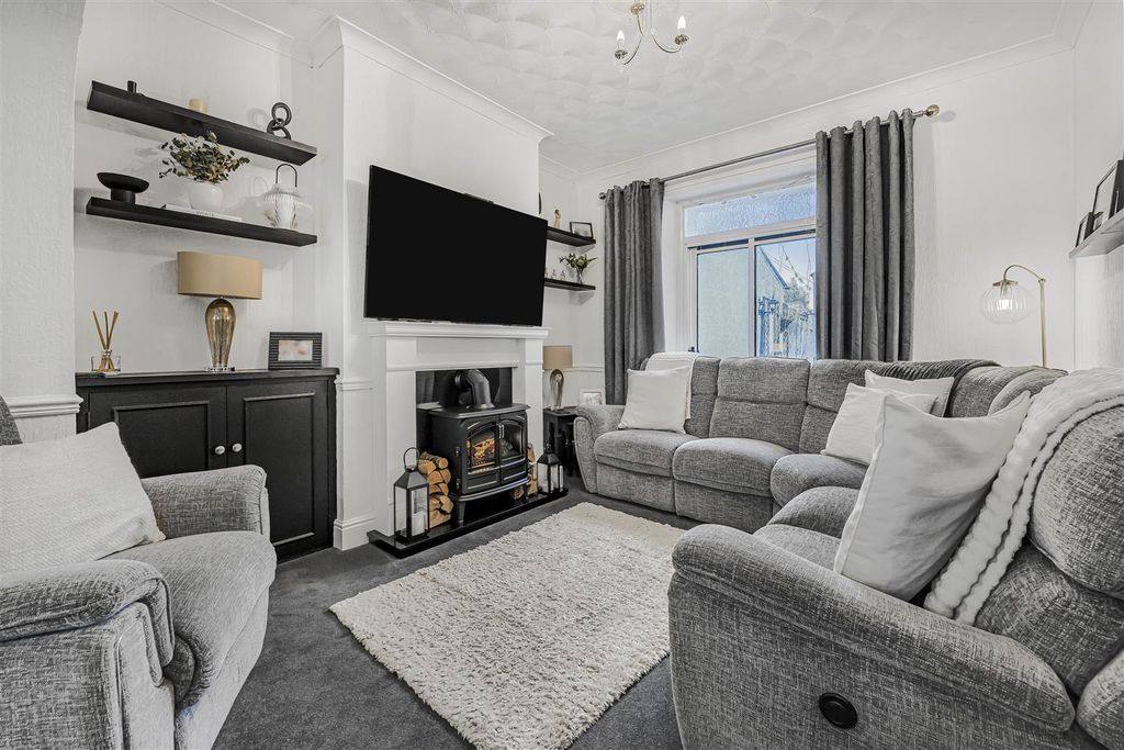 Property photo 1 of 27