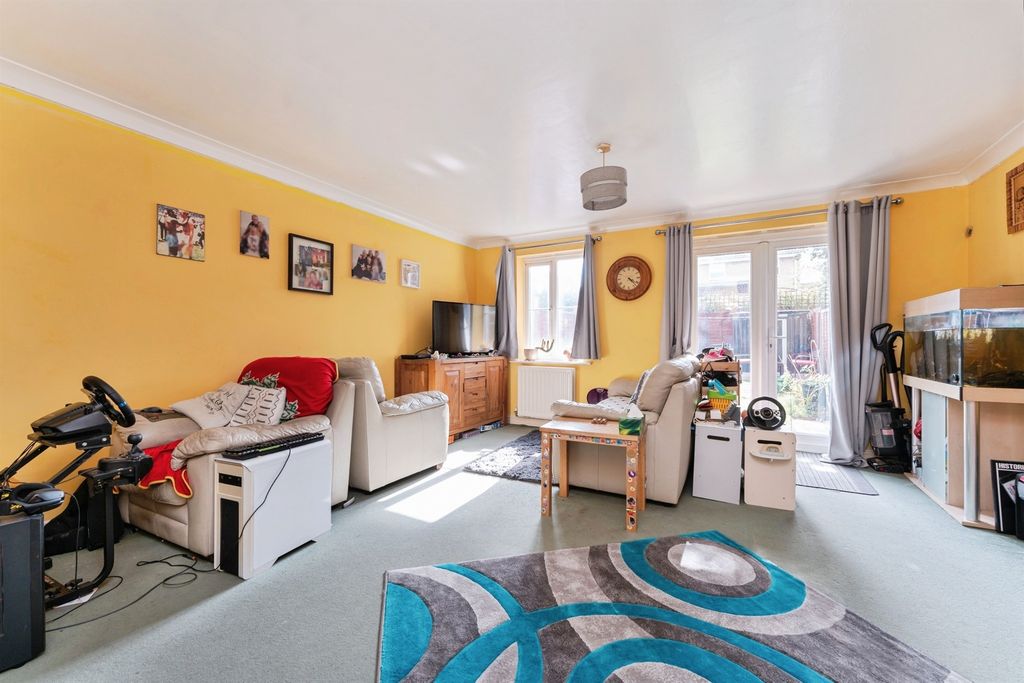 Property photo 2 of 12
