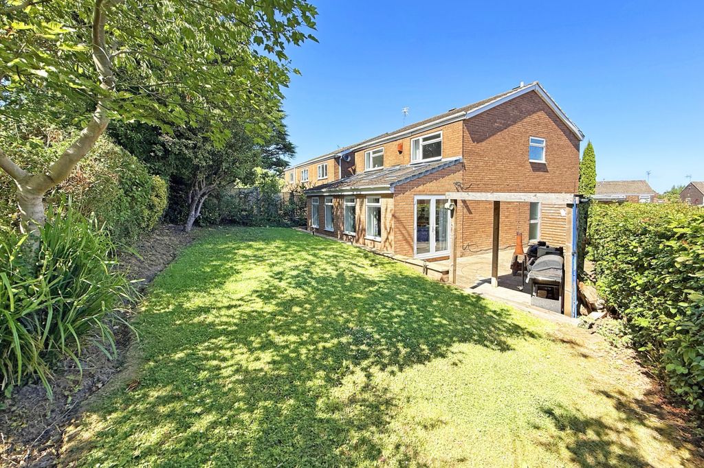 Property photo 2 of 33