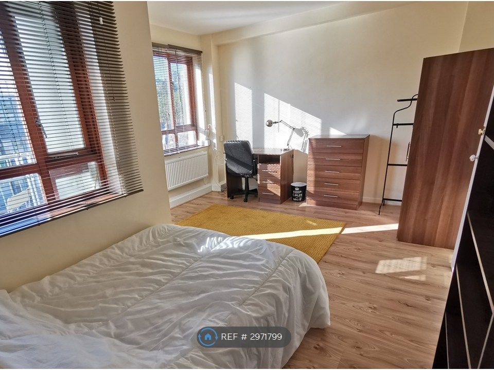 Property photo 1 of 11 Bedroom 1