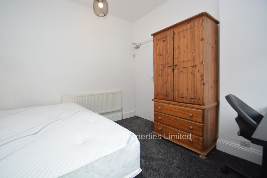 Property photo 3 of 6 Photo