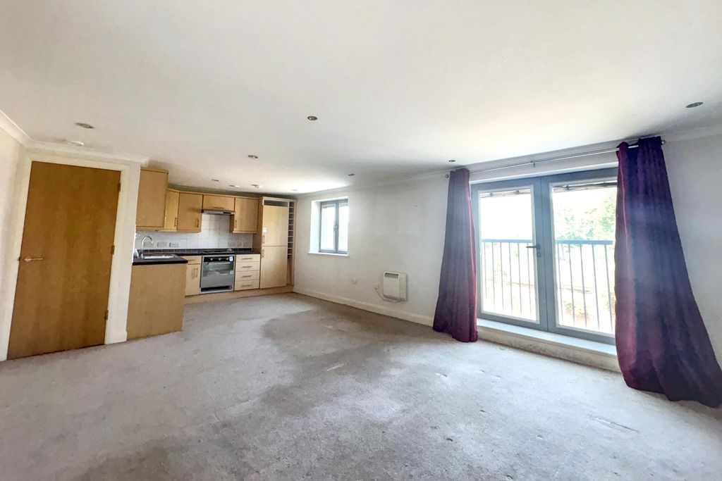 Property photo 2 of 10 17 Westgate Central, 117 Westgate, Wakefield, West Yorkshire, Wf1 1Ew