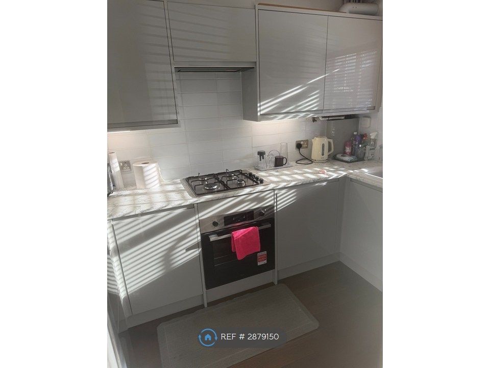 Property photo 3 of 7 Kitchen