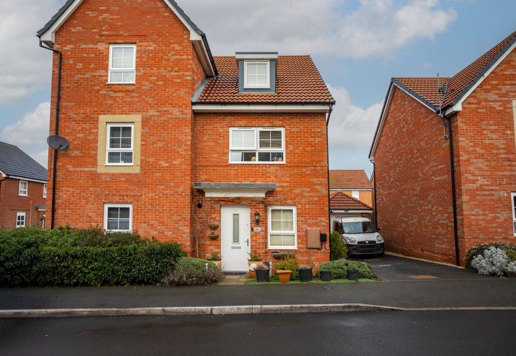 Property photo 1 of 30