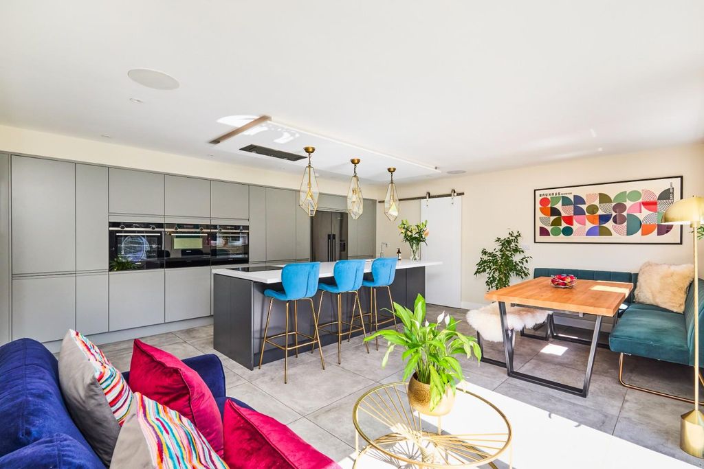 Property photo 2 of 68 10 Bark Lane_42.Jpg