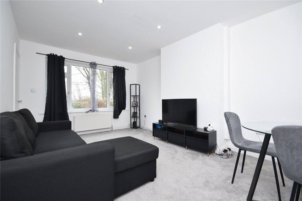 Property photo 2 of 15 Picture No. 35