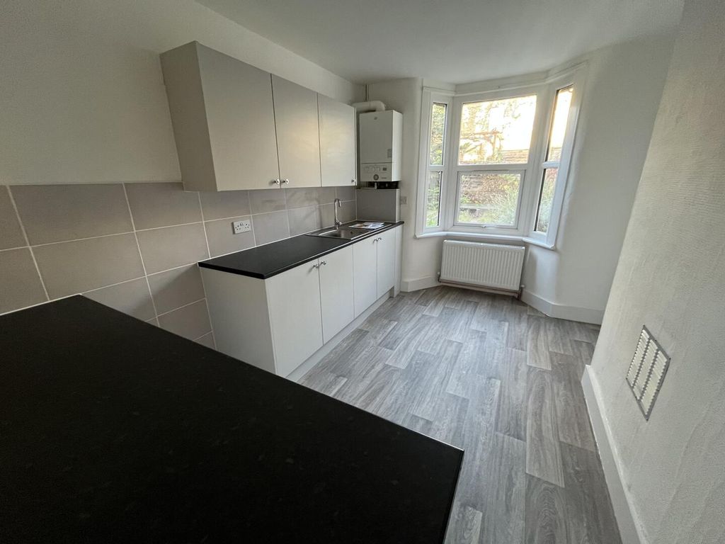 Property photo 3 of 14 Kitchen