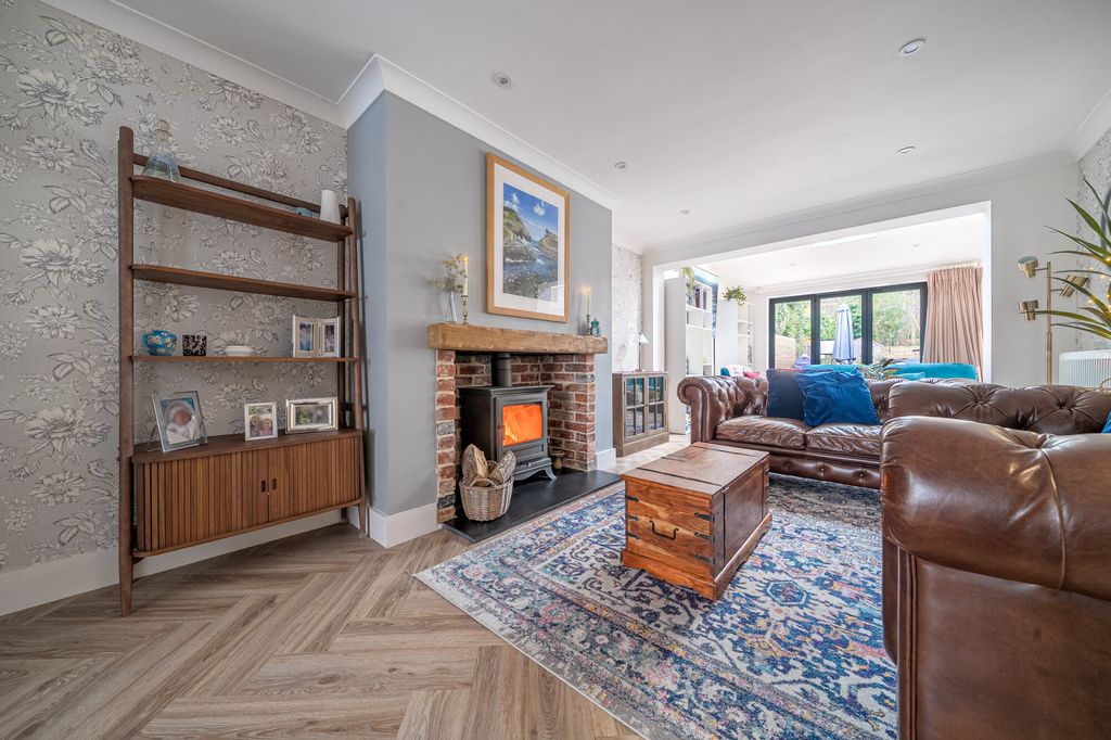 Property photo 2 of 16