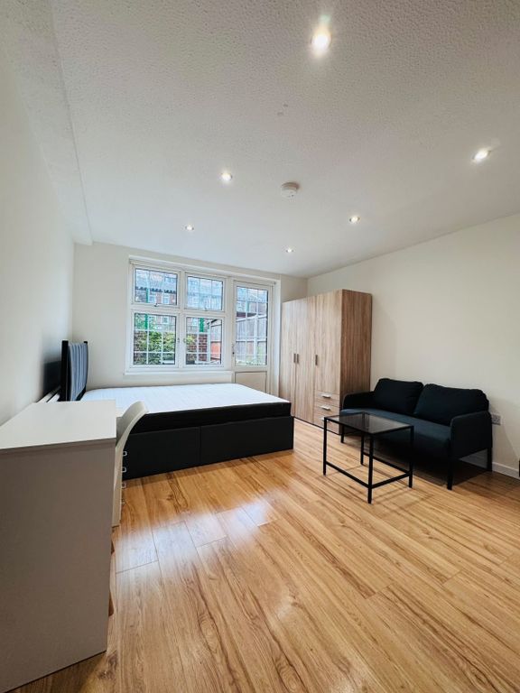 Property photo 2 of 8