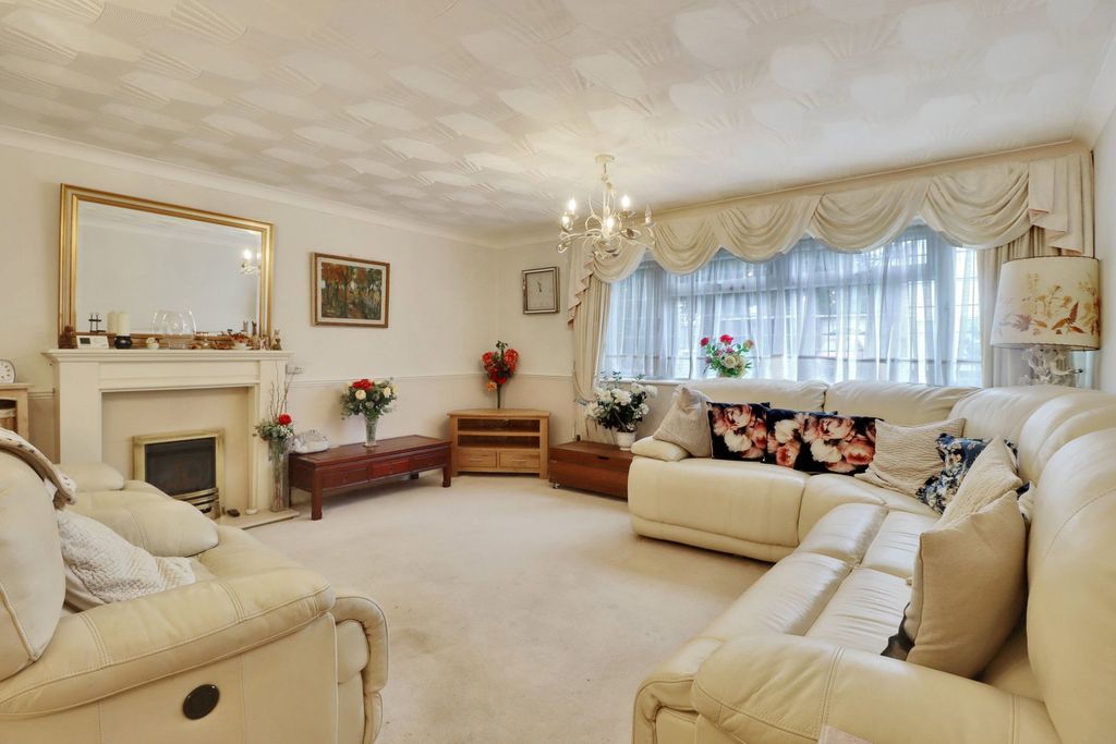 Property photo 3 of 19