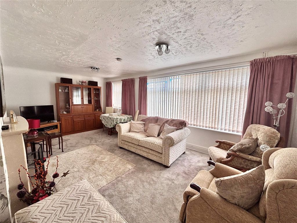 Property photo 2 of 16 Picture No. 01