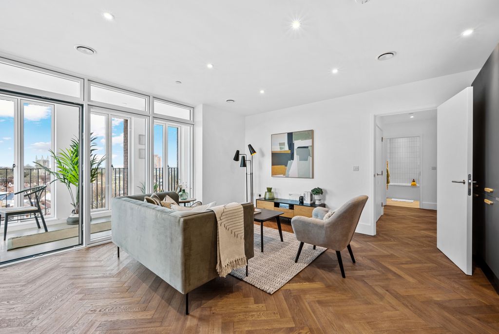 Property photo 2 of 14