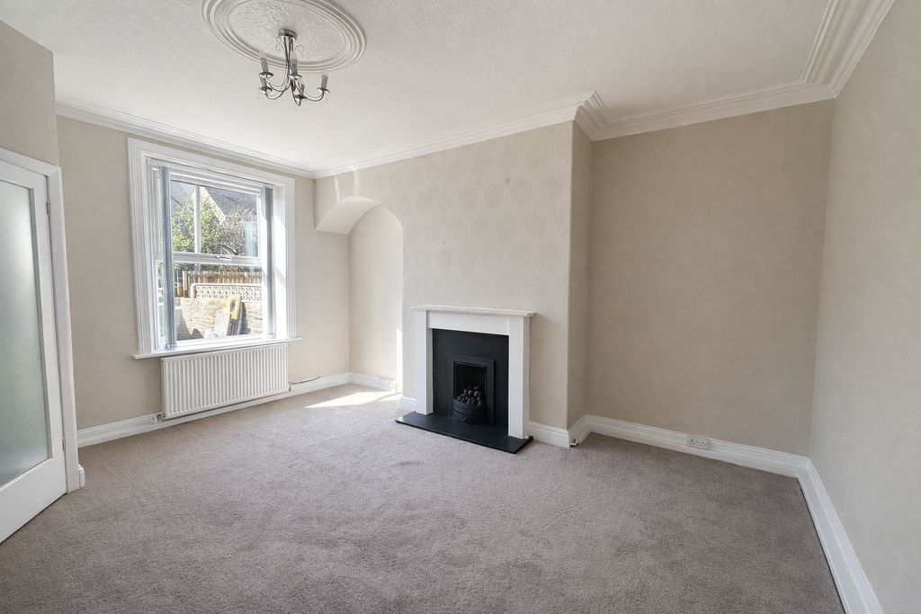 Property photo 3 of 11 Living Room