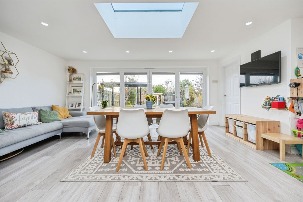 Property photo 3 of 26