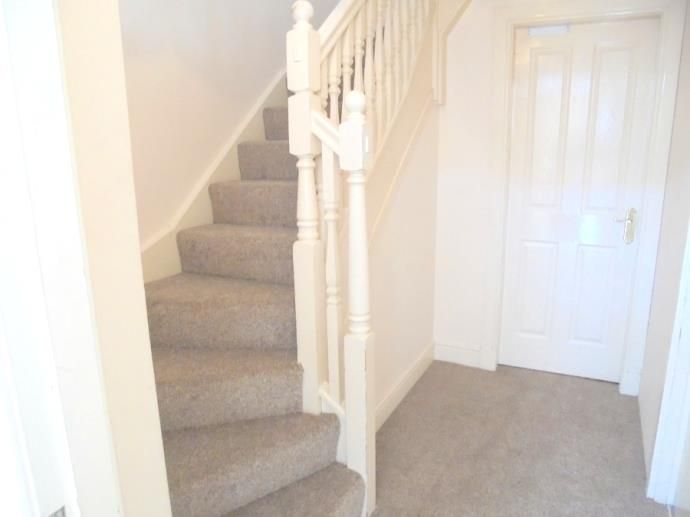 Property photo 3 of 9 Entrance Hall