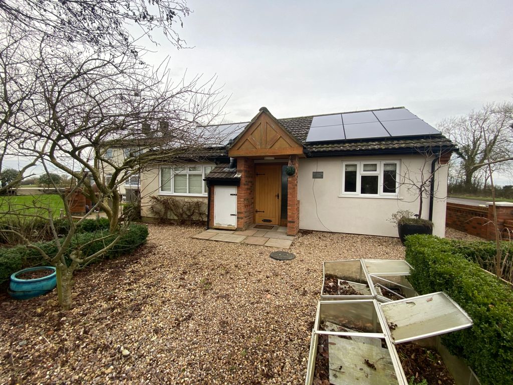 Property photo 1 of 9 Photo 3