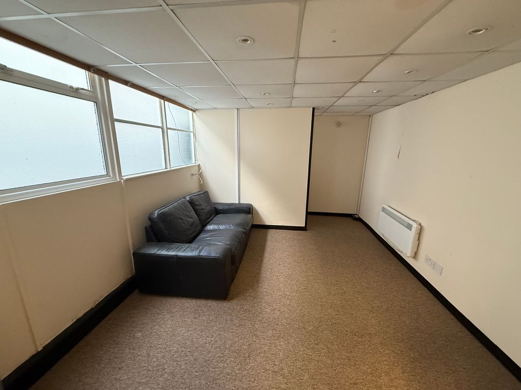 Property photo 3 of 5