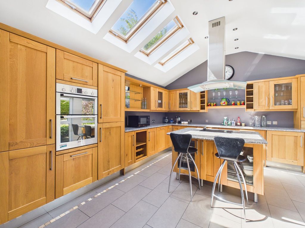Property photo 3 of 52