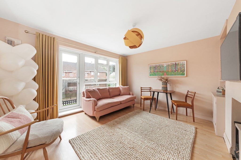 Property photo 2 of 14