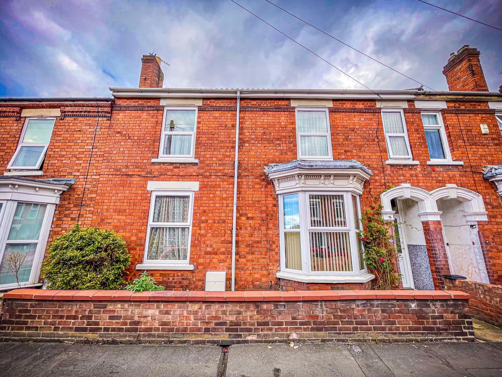 Property photo 2 of 20 Front