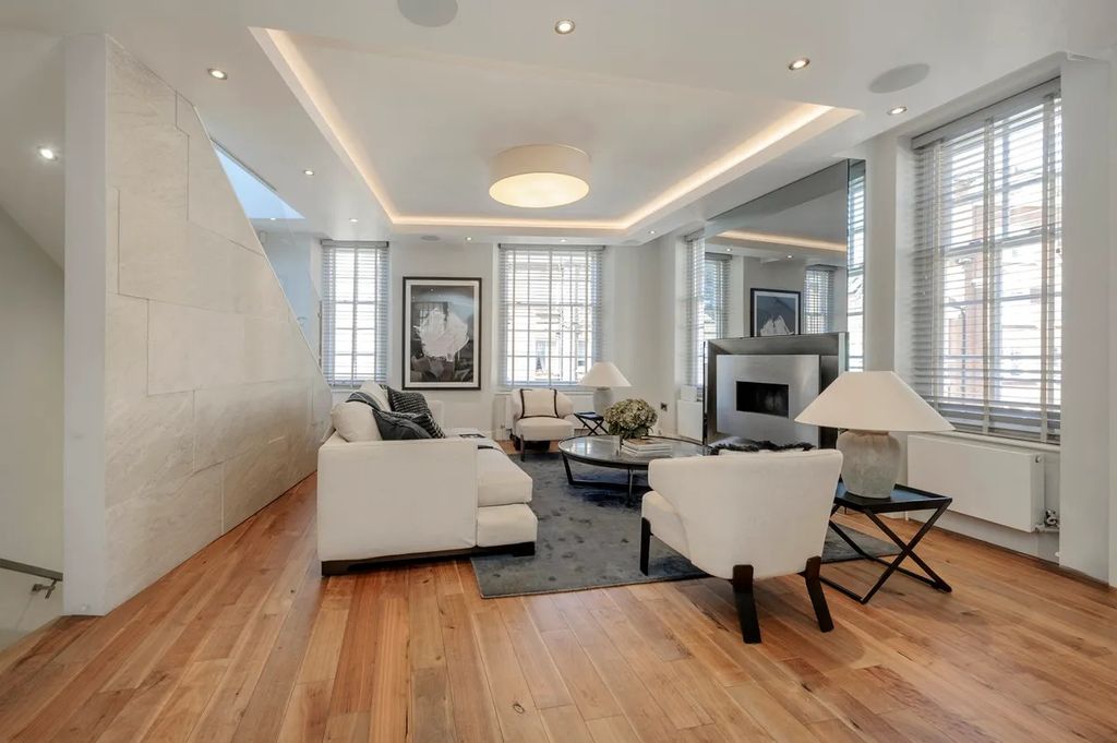 Property photo 3 of 14 Photo 3