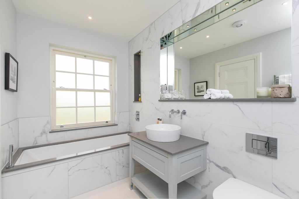 Property photo 3 of 5 Example Interior