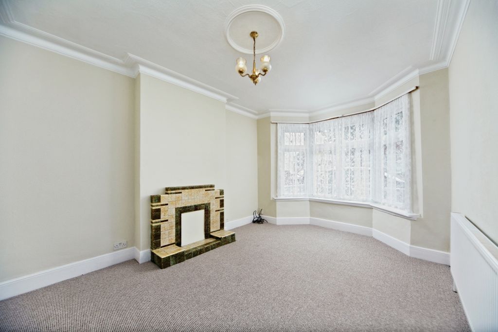 Property photo 2 of 17 Photo
