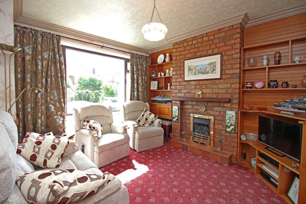 Property photo 1 of 27