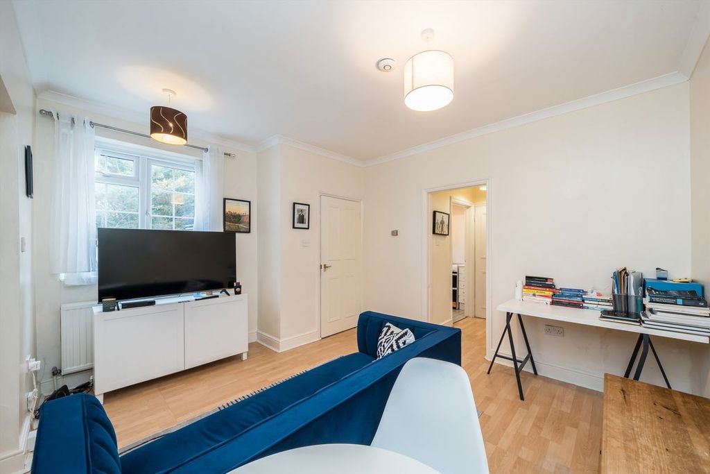 Property photo 3 of 6