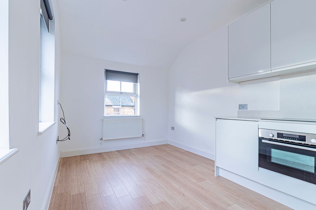 Property photo 3 of 8 Picture 3