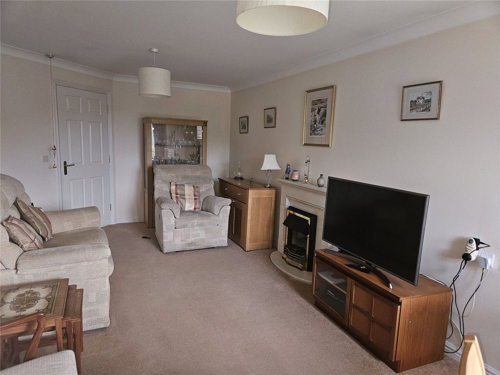 Property photo 2 of 7 Picture No. 13