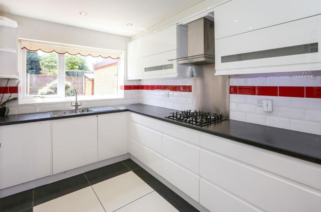Property photo 2 of 14 Image