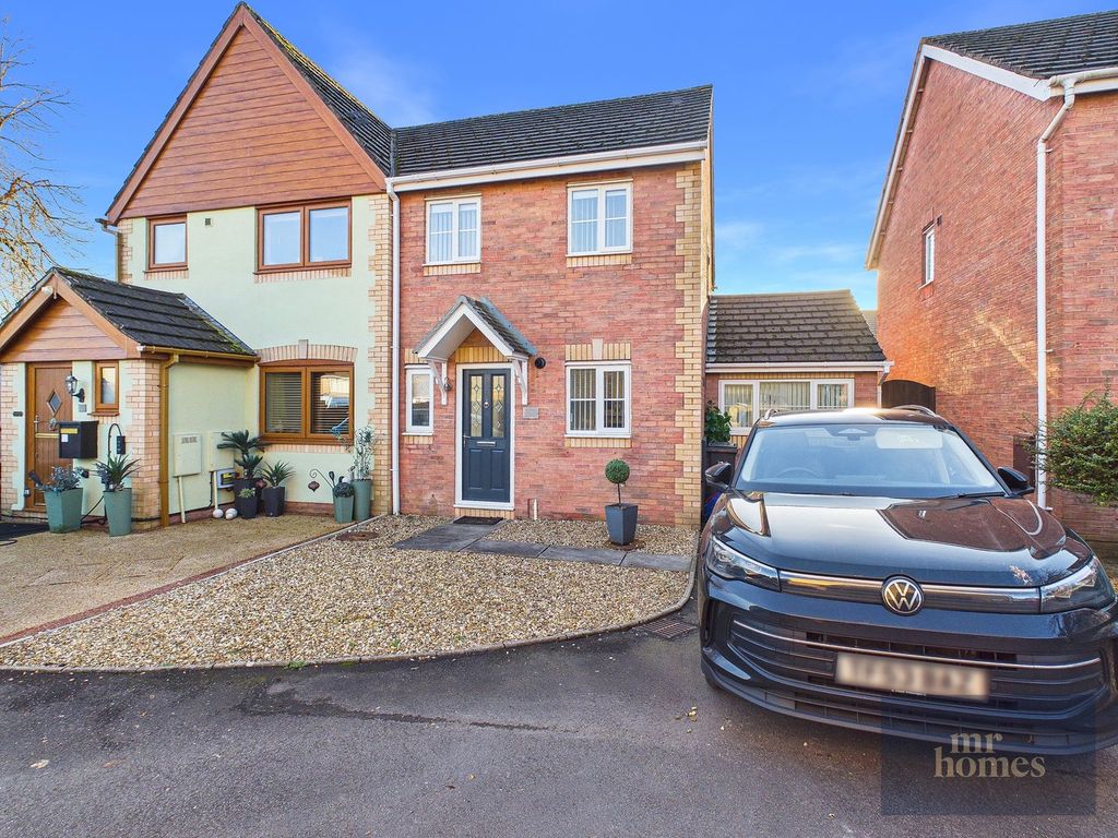 Property photo 1 of 33