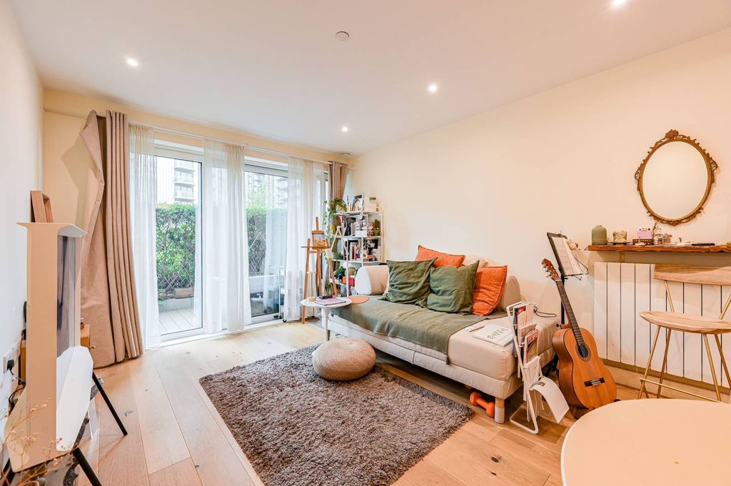 Property photo 2 of 20